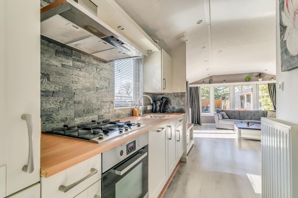 4-Pers. Chalet Met Eigen Parkeerplaats In Veluwe Villa พุทเทิน ภายนอก รูปภาพ