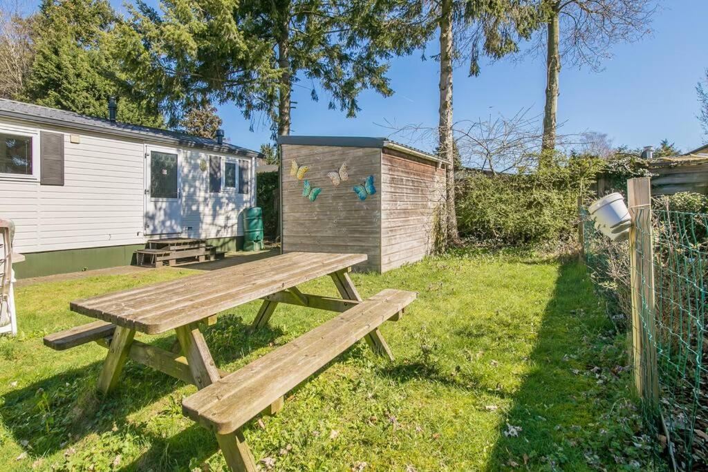 4-Pers. Chalet Met Eigen Parkeerplaats In Veluwe Villa พุทเทิน ภายนอก รูปภาพ